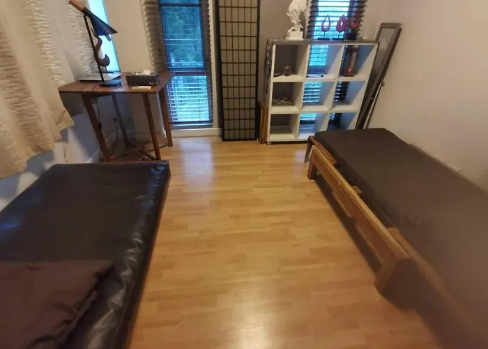 Pasonhouse 4bedrooms For 8 Members