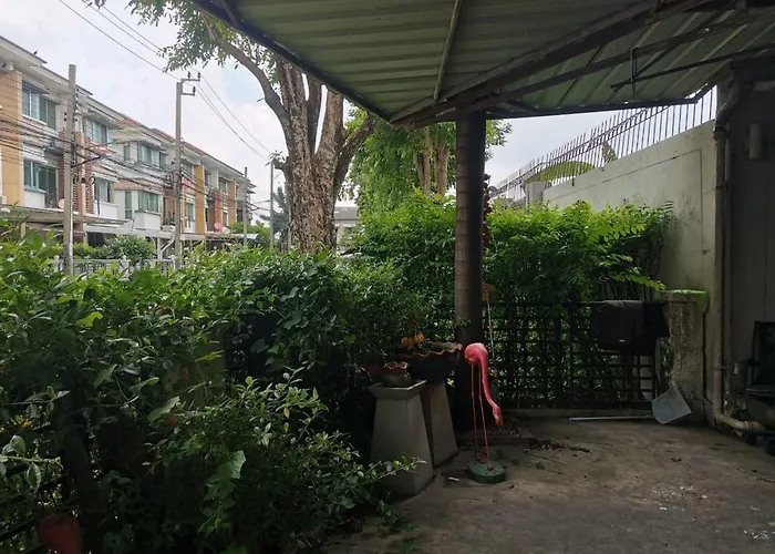 Ferienhaus Pasonhouse 4bedrooms For 8 Members Bangkok